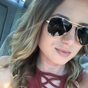 Meet your Posher, Michaela